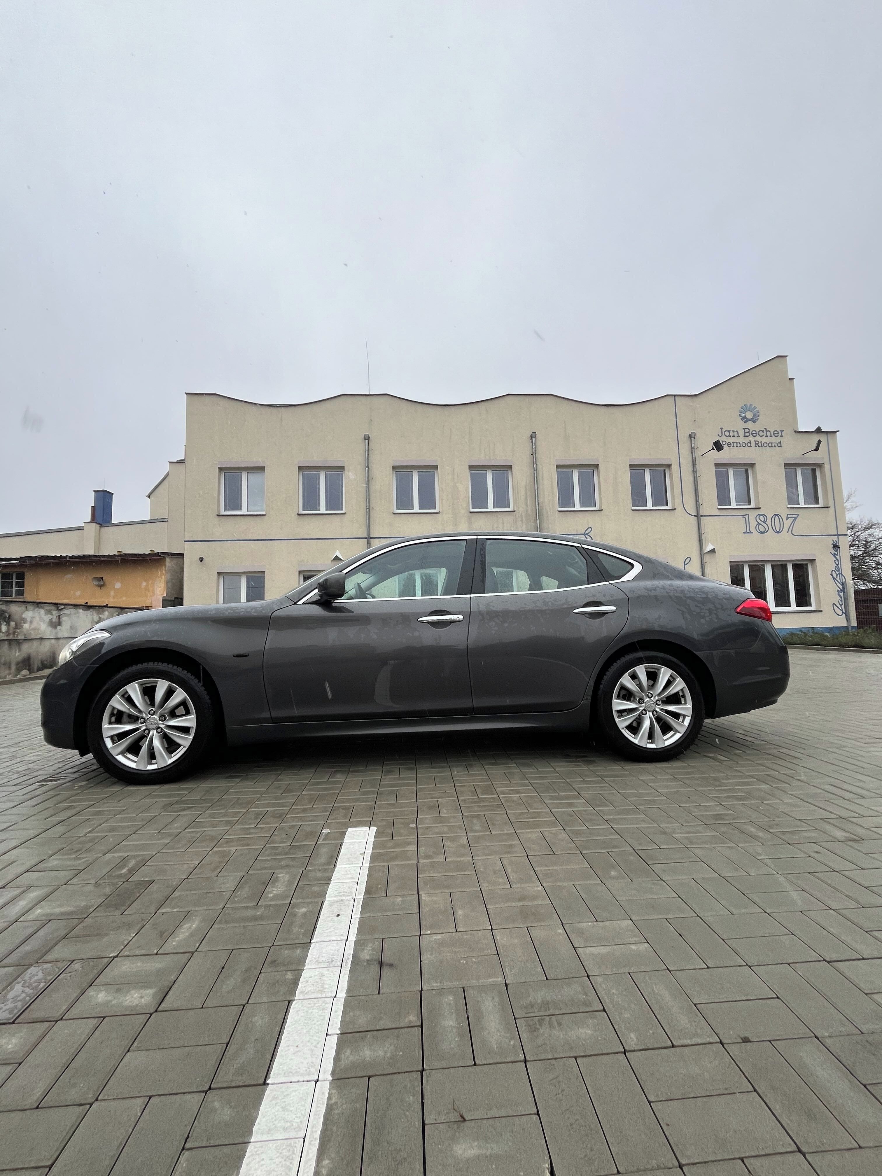 Infiniti M37, 3.7 V6, klimatizovaná sedadla - fotka 4