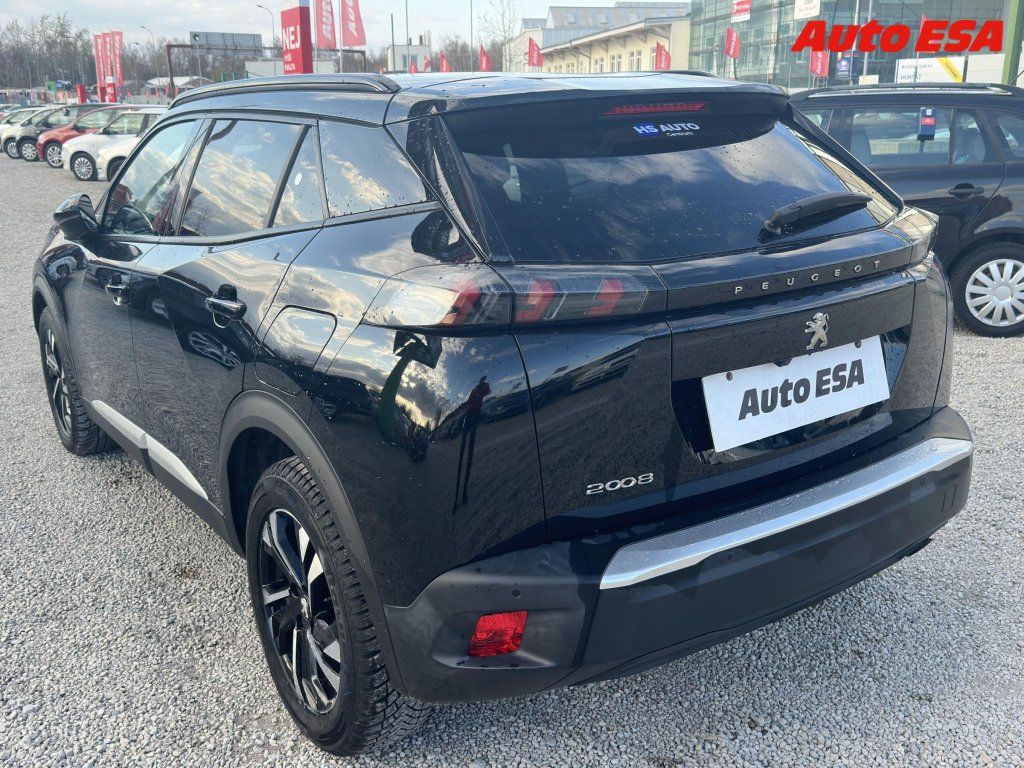 Peugeot 2008, 1.2PT,1.maj,ČR,Allure - fotka 6