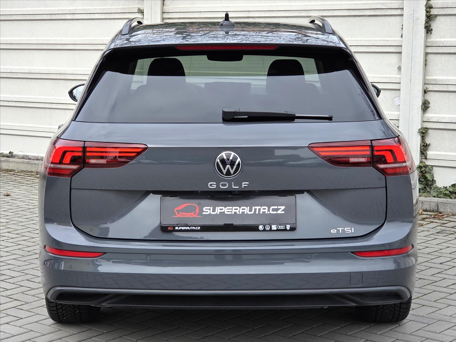 Volkswagen Golf, 1,5 eTSi 110kW DSG Life Tov.zá - fotka 5