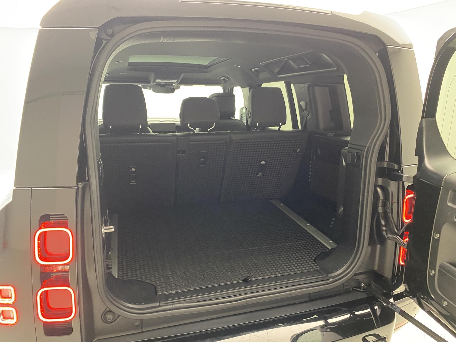 Land Rover Defender, 110 P400 X-DYNAMIC HSE AWD CZ - fotka 6