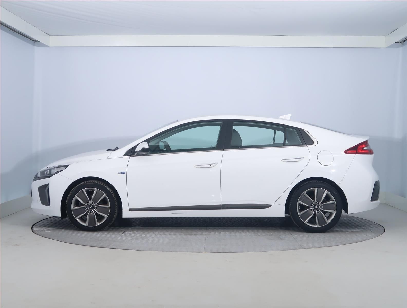 Hyundai Ioniq, Hybrid, Automat, Serv.kniha - fotka 3