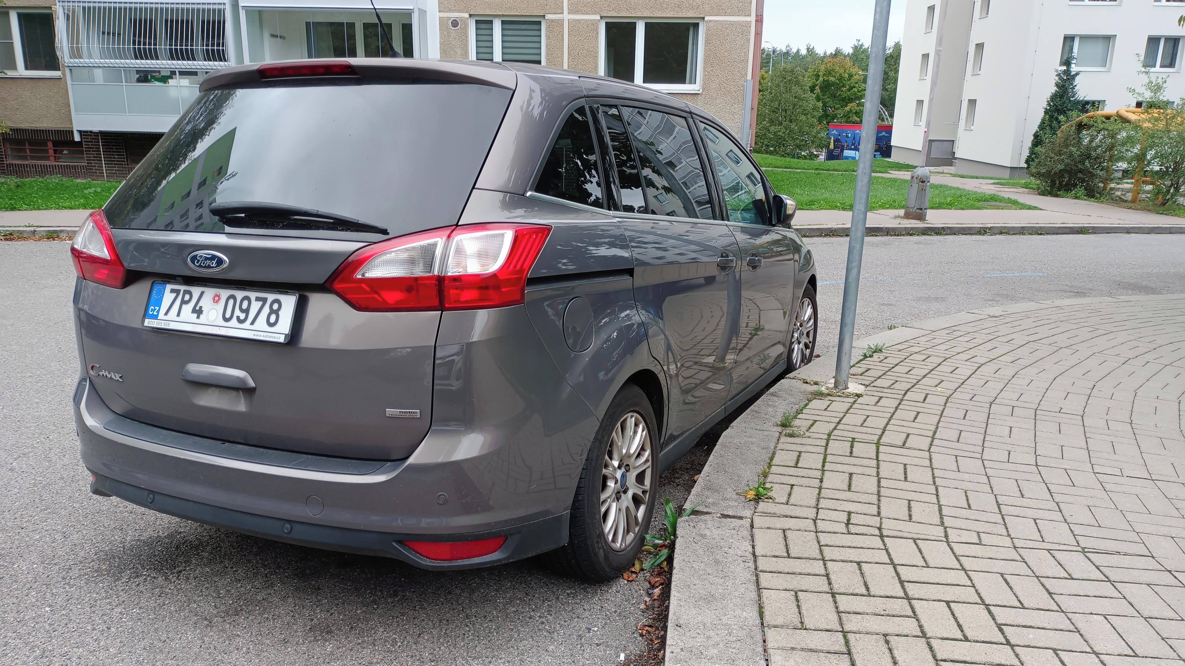 Ford Grand C-MAX - fotka 3
