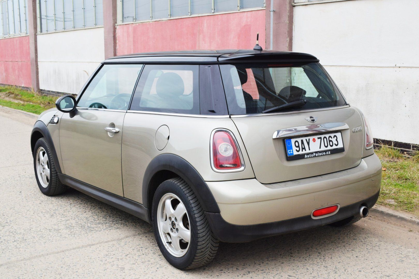 Mini Cooper, 1.6i/2008 FACE/KŮŽE/PANORAMA/ - fotka 4
