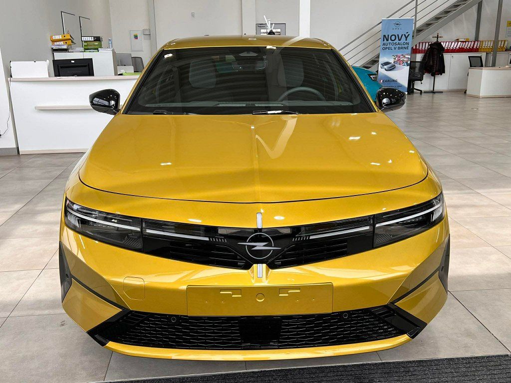Opel Astra, Edition HB 1.2 Hybrid 145k - fotka 4