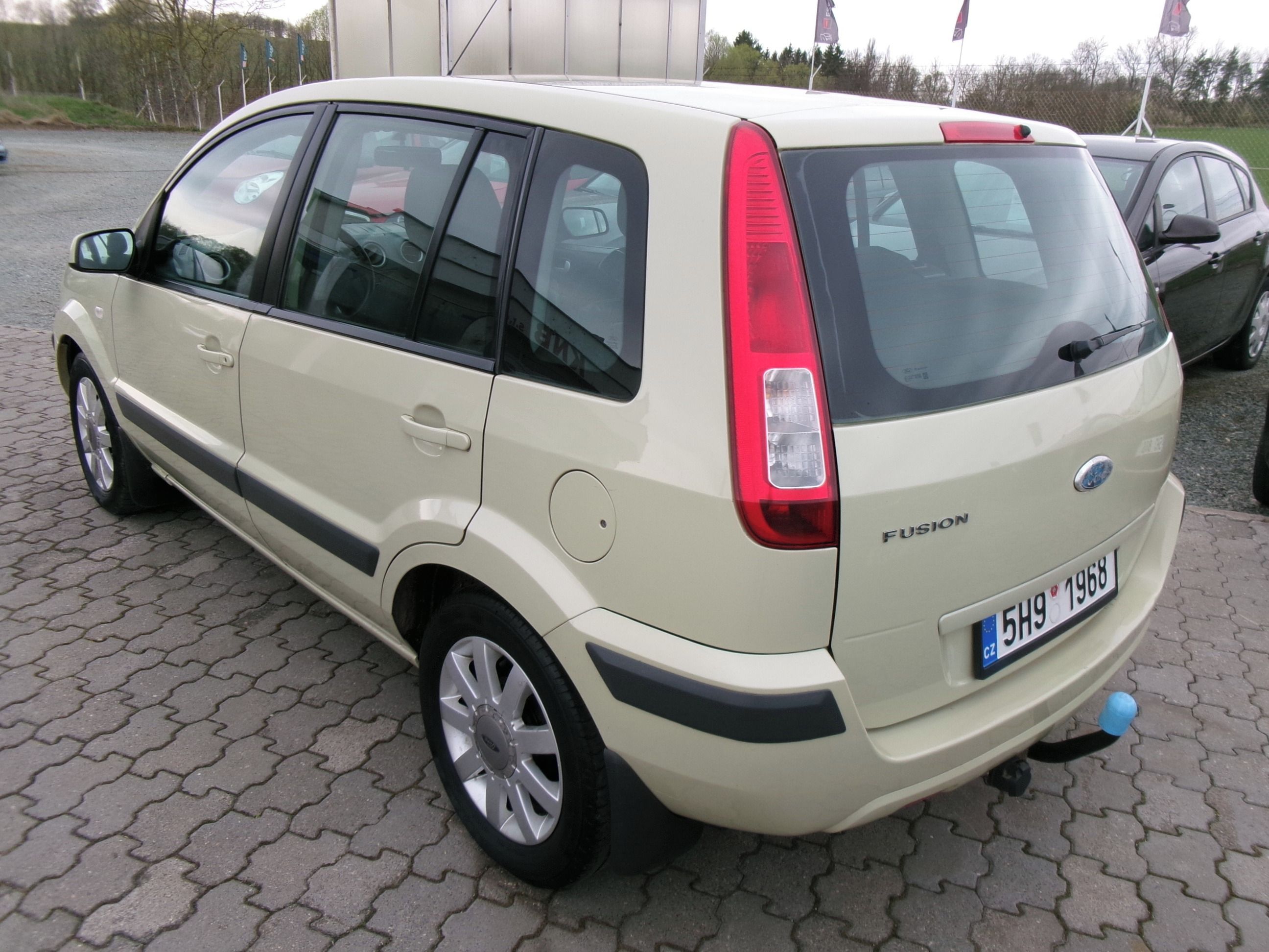 Ford Fusion, 1.4i CZ,serviska,2x kola - fotka 5