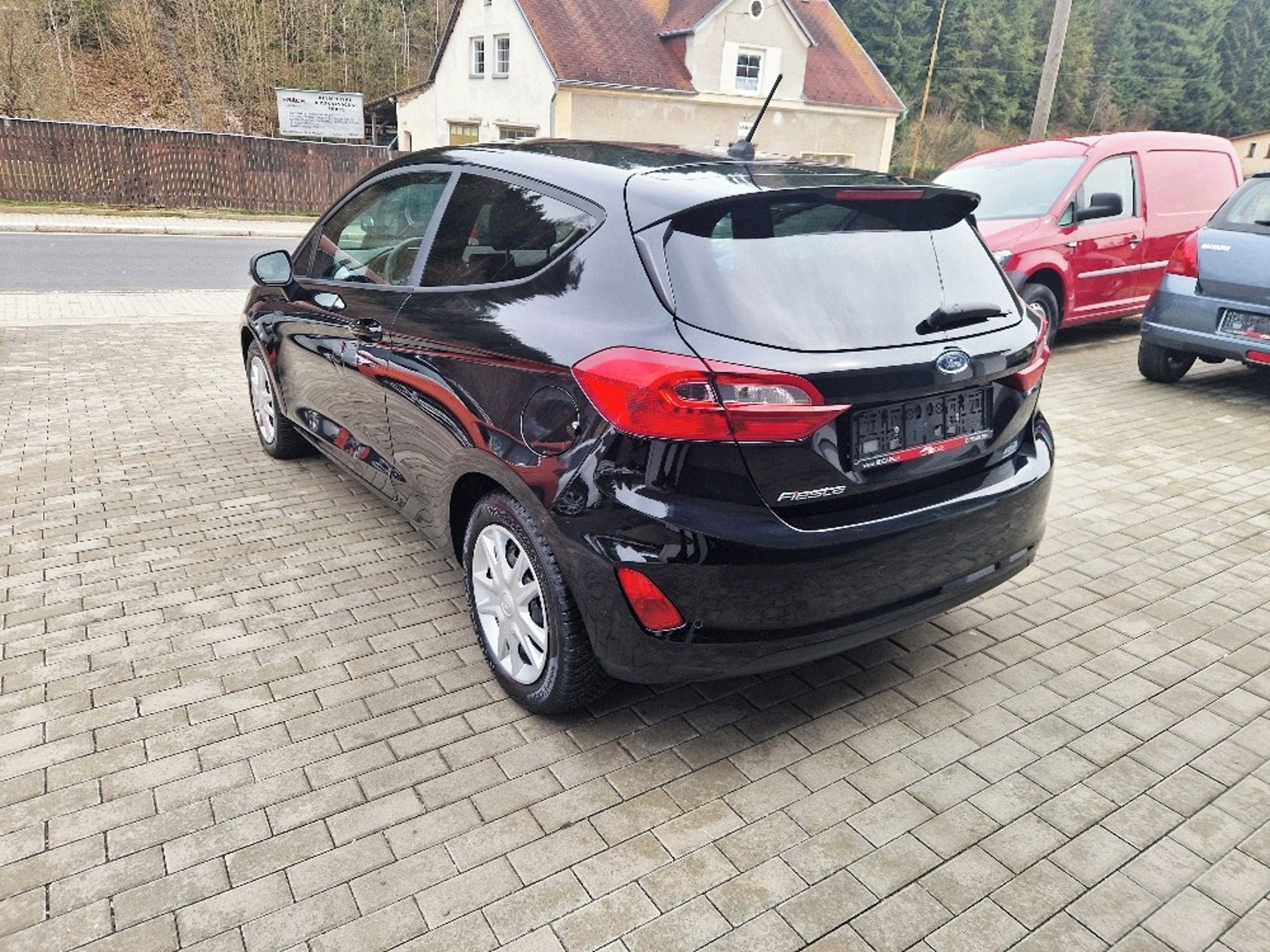 Ford Fiesta, 1.1i (63 kW), vyhř. př. okno - fotka 4