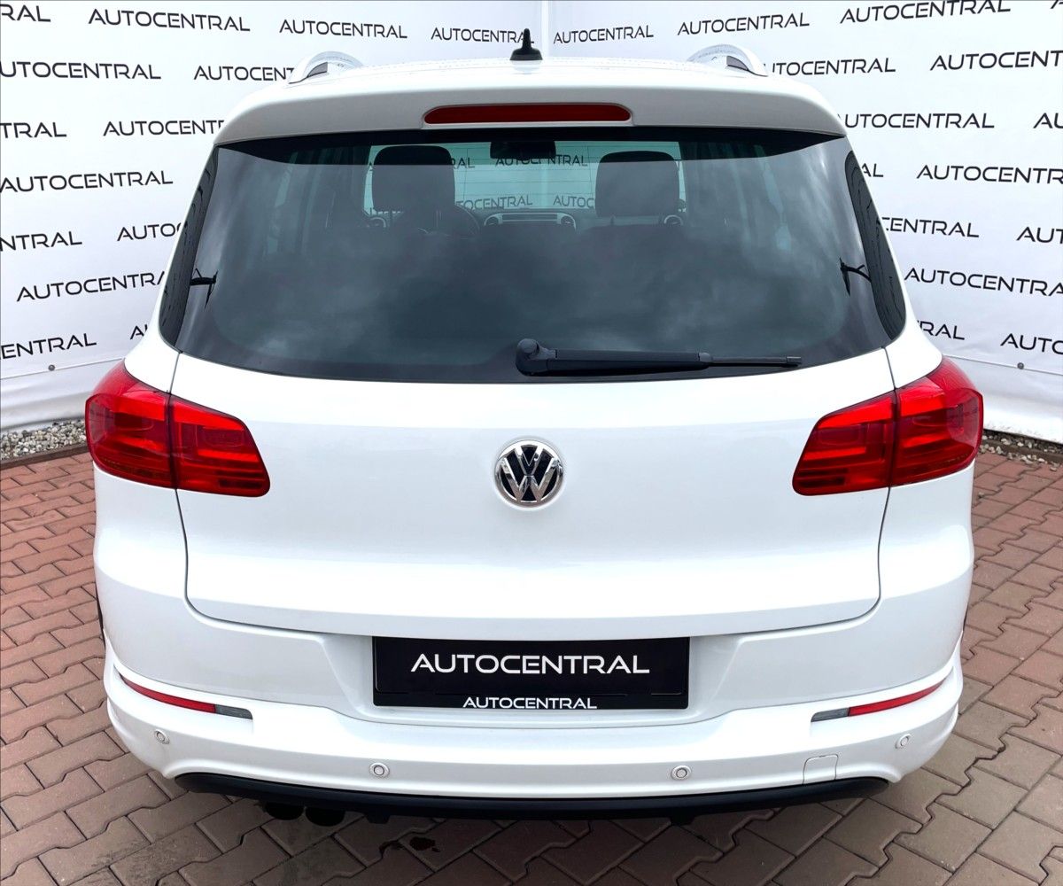 Volkswagen Tiguan, 2,0 TDi,103kW,R-line,4x4,serv. - fotka 5