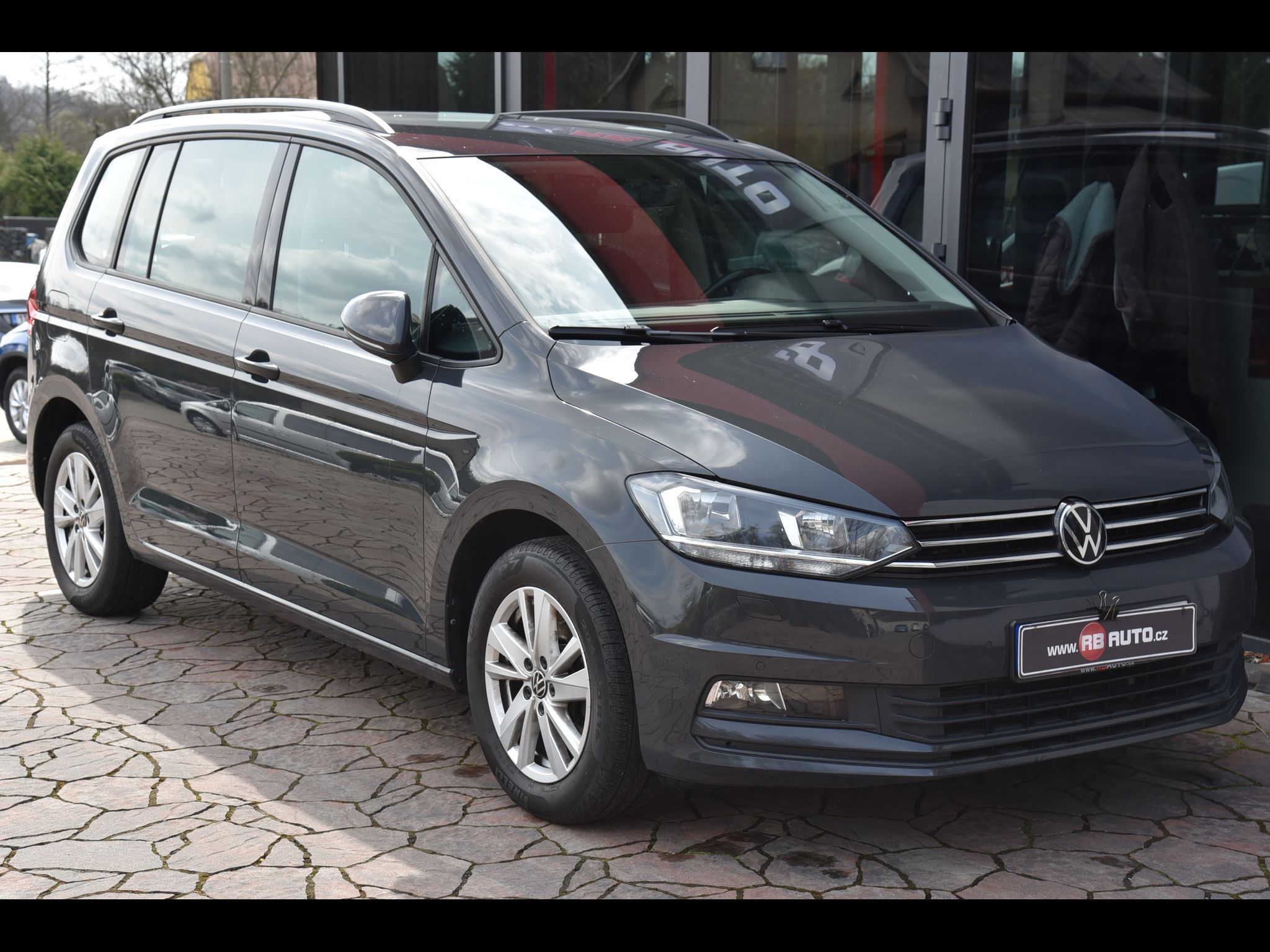 Volkswagen Touran, 2.0 TDi Comfortline - fotka 2