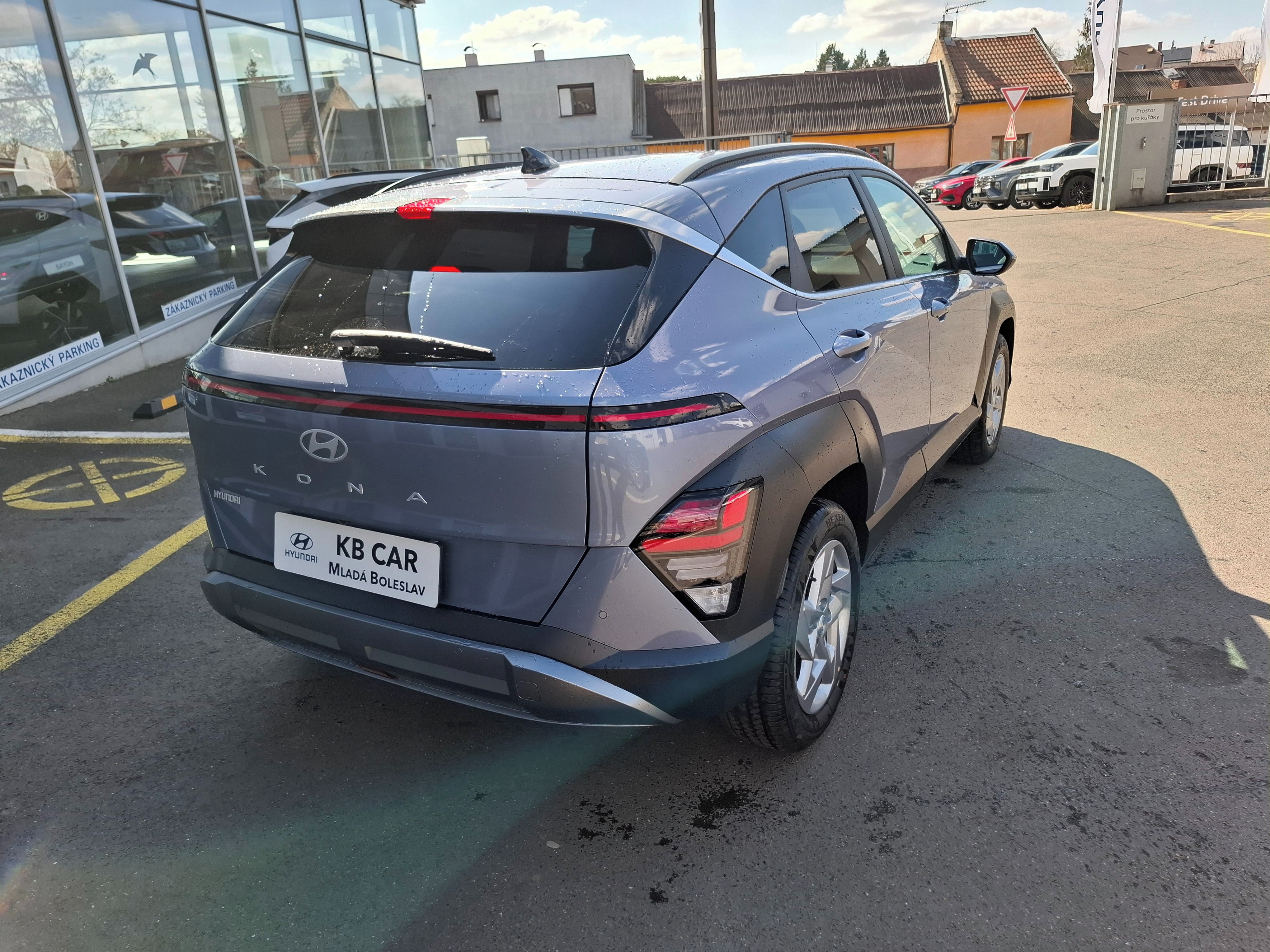 Hyundai Kona, 1,6TGDI 132kW STYLE 4X2 AT - fotka 5