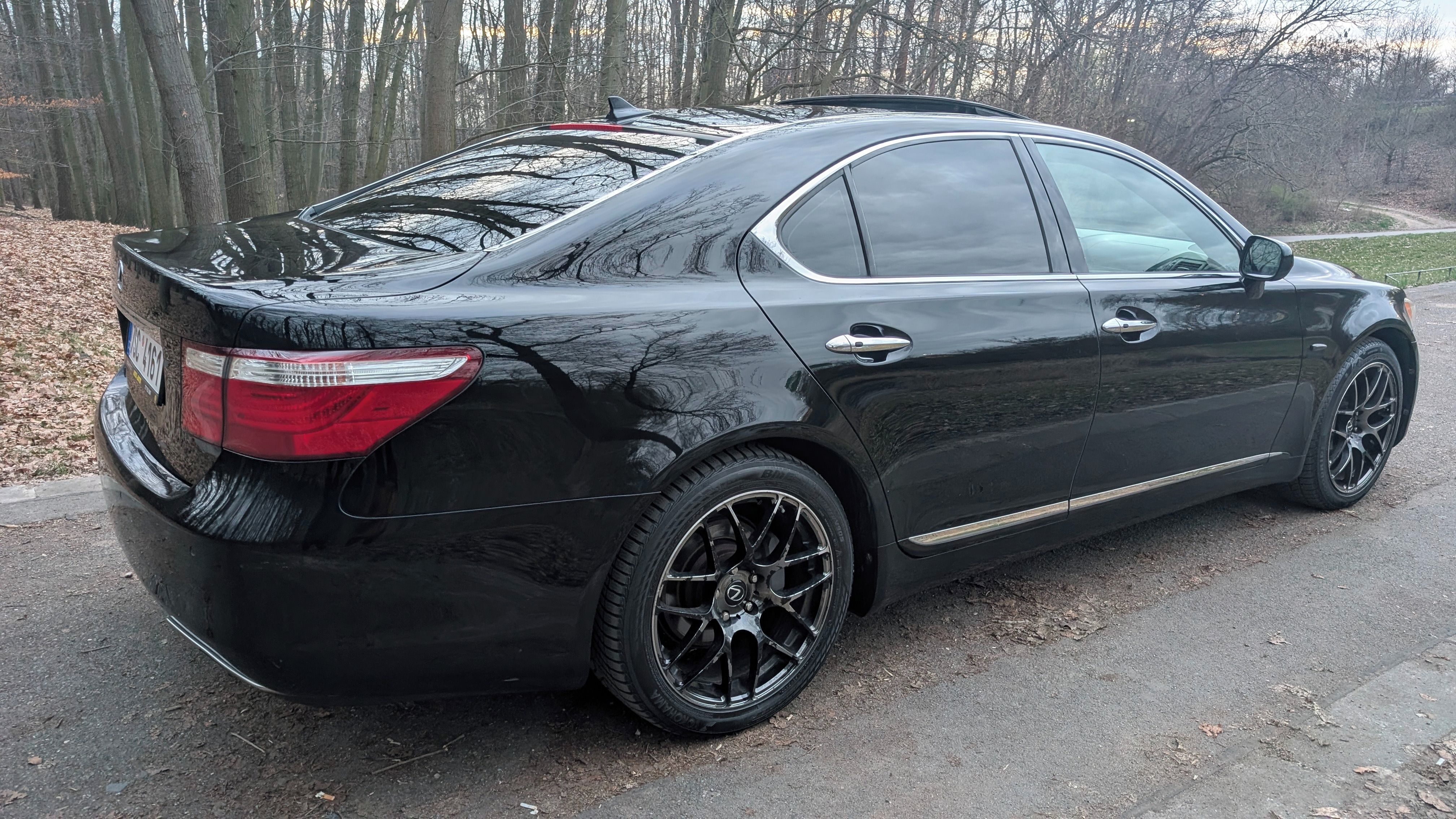 Lexus LS, 460, V8, 280 kW. - fotka 5