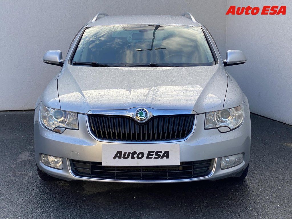 Škoda Superb, 2.0TDi 4x4,Ambition,xenon - fotka 2