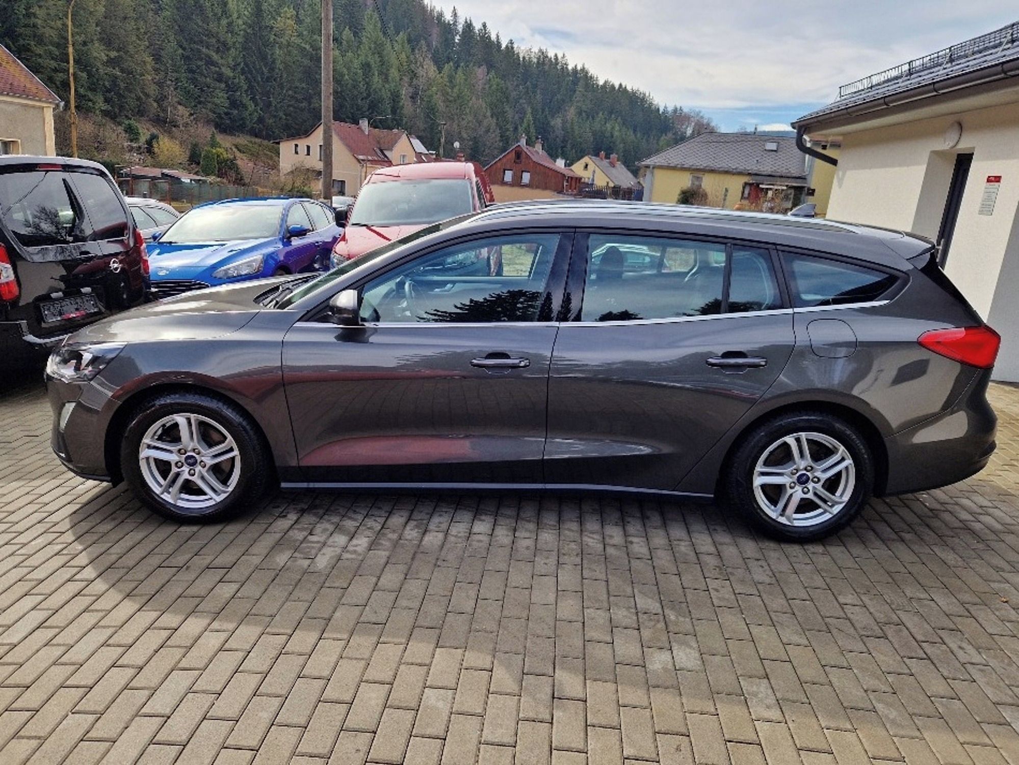Ford Focus, 1.5 TDCi (88 kW), plný servis - fotka 5