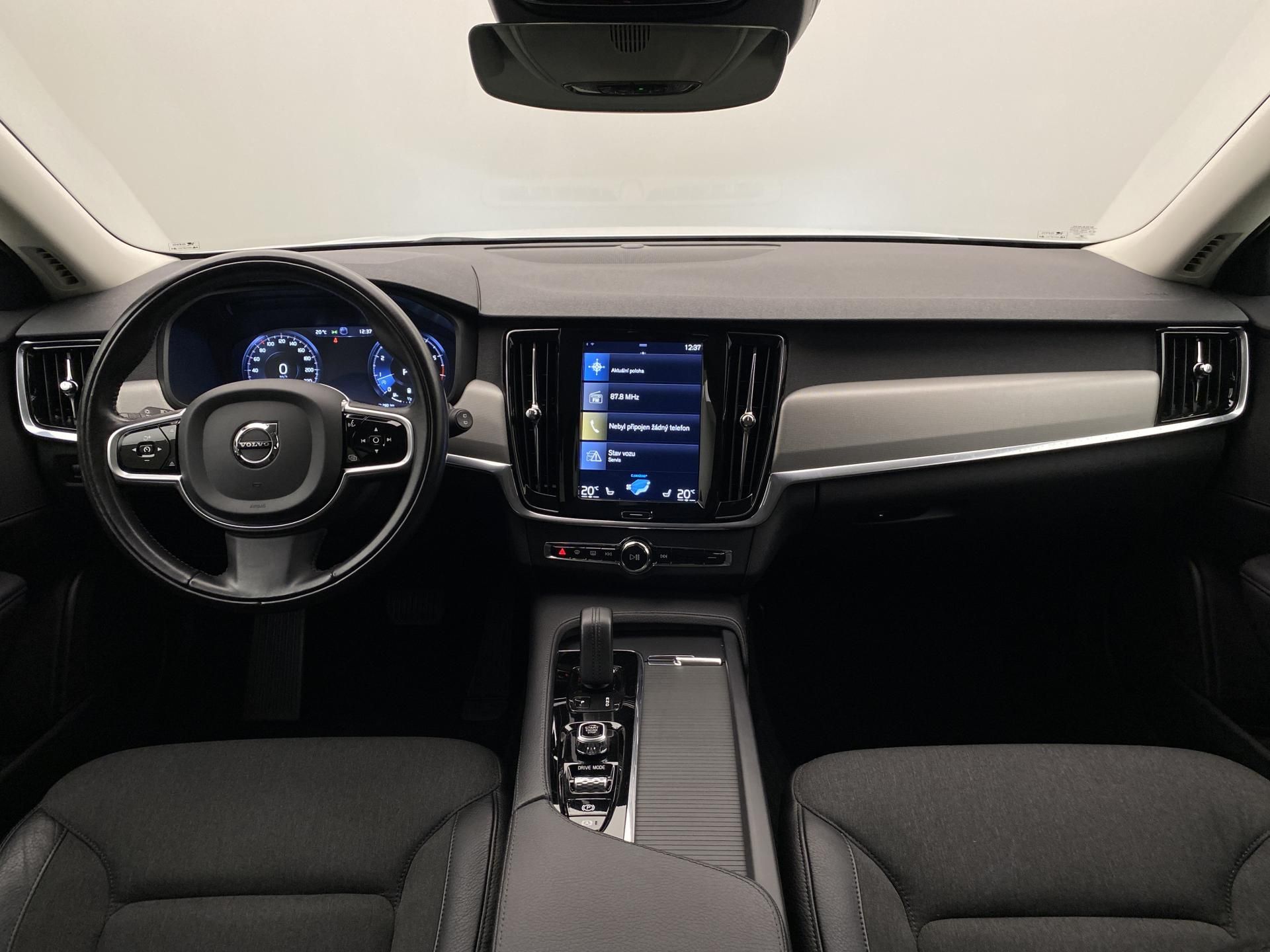 Volvo V90, B4 MOMENTUM AUT CZ - fotka 2