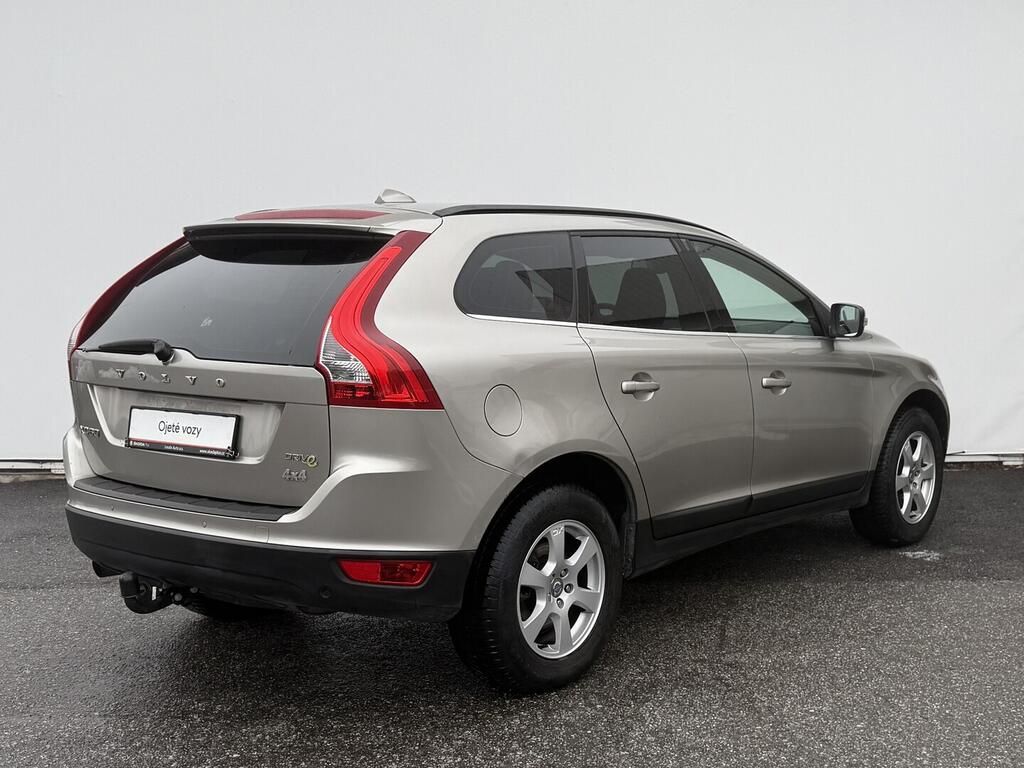 Volvo XC60, Momentum 2.0 D3 120 kW - fotka 2