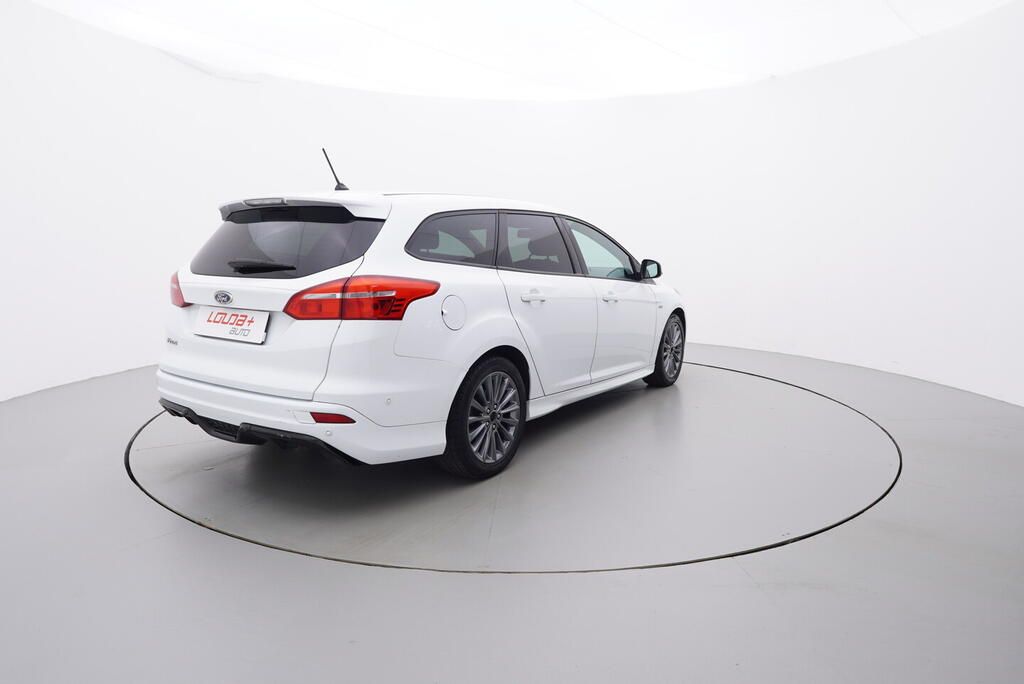 Ford Focus, ST-line 1.5 88 kW - fotka 5