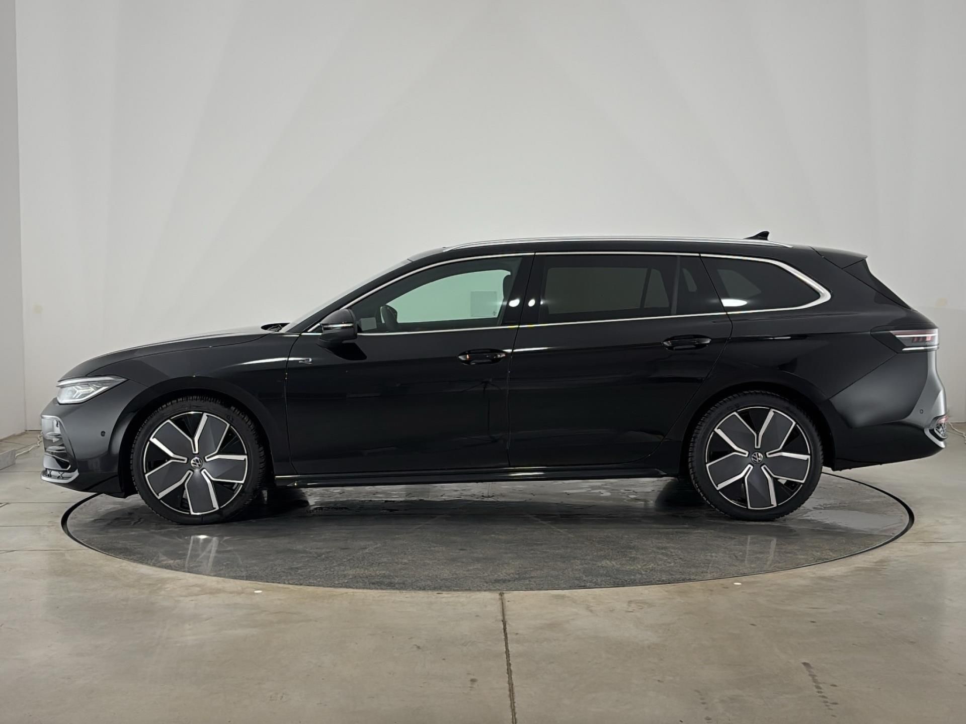 Volkswagen Passat, 2.0 TDI DSG / 110 kW R-Line Pe - fotka 3