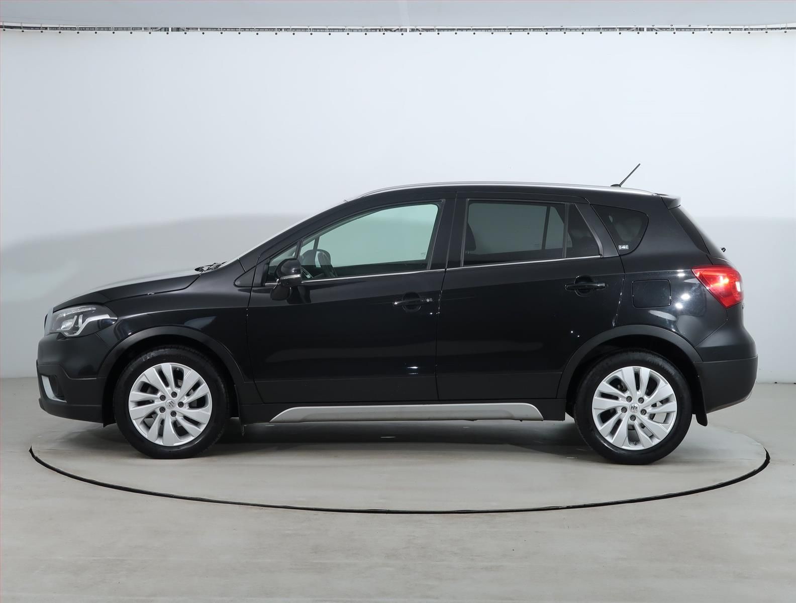 Suzuki SX4 S-Cross, 1.4 BoosterJet, Automat, ČR - fotka 3