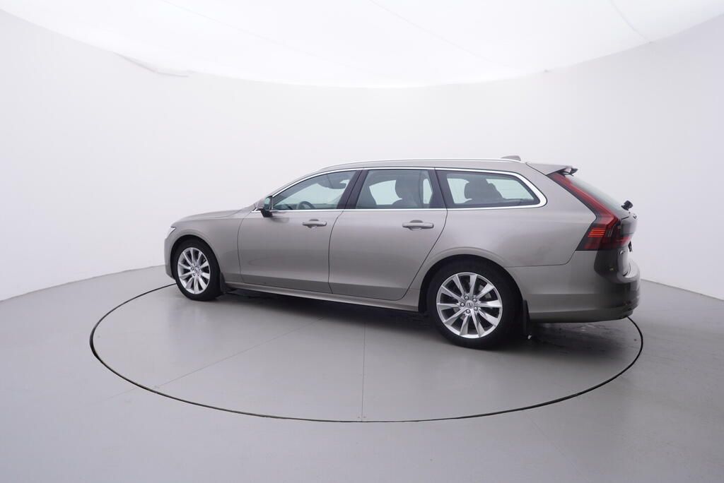 Volvo V90, Momentum 2.0 D4 145 kW - fotka 3