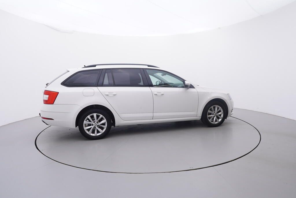 Škoda Octavia, Bussines 1.0 TSI 85 kW - fotka 6