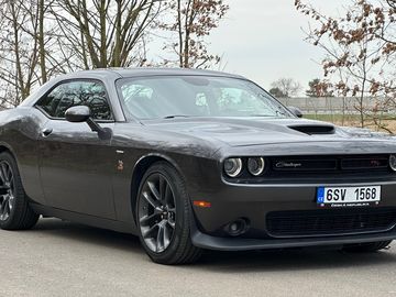 Dodge Challenger R/T Scat Pack