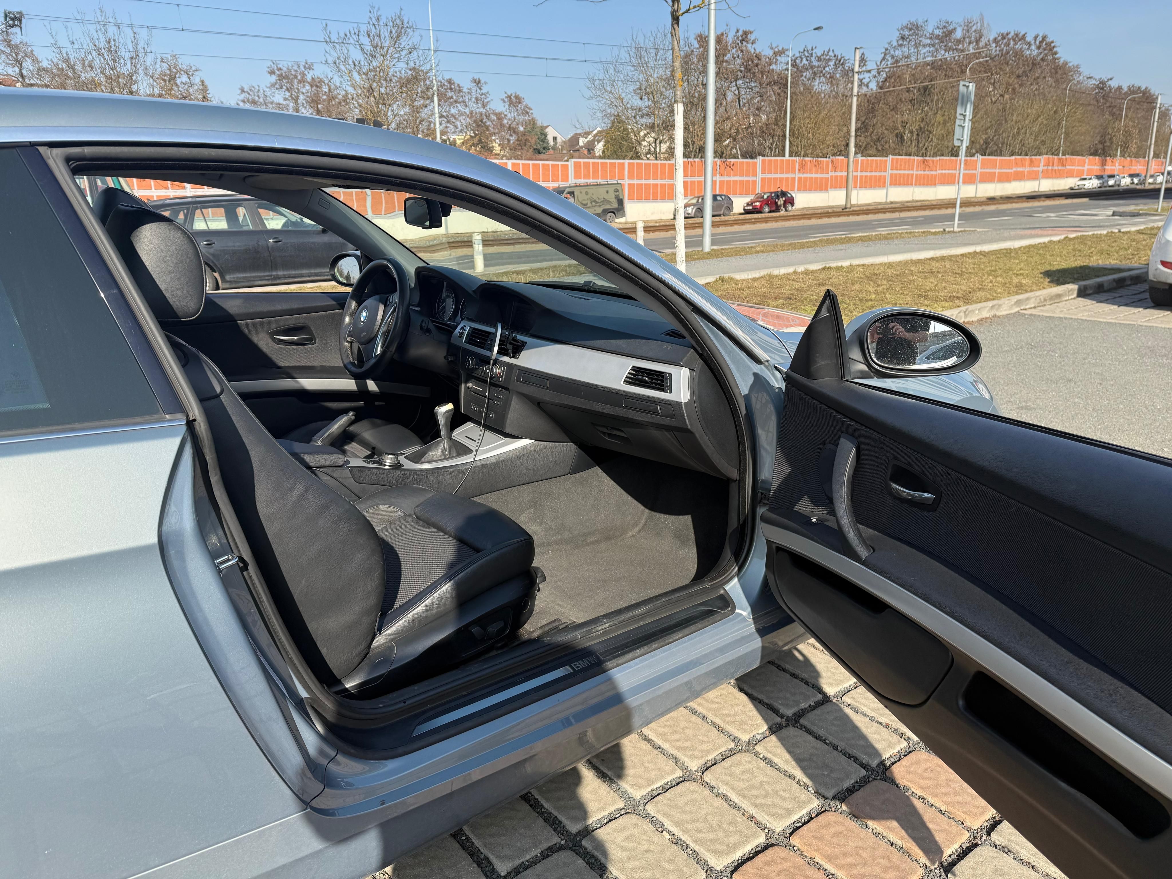 BMW Řada 3, BMW 325i, N52, manuál - fotka 5