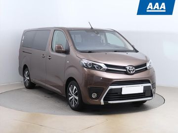 2.0 D-4D, Family, 8 míst, L2
