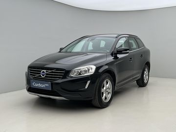 D4 AWD MOMENTUM AUT CZ