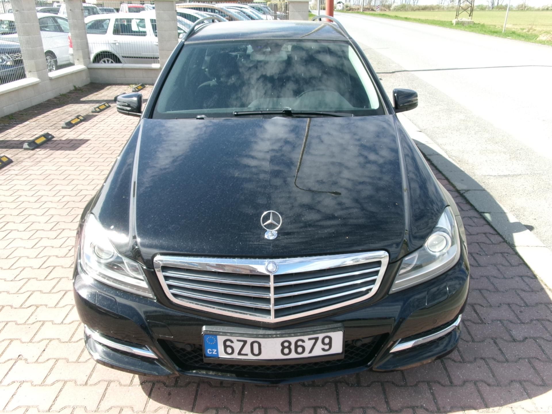 Mercedes-Benz Třídy C, C220 CDI 4MATIC - fotka 4