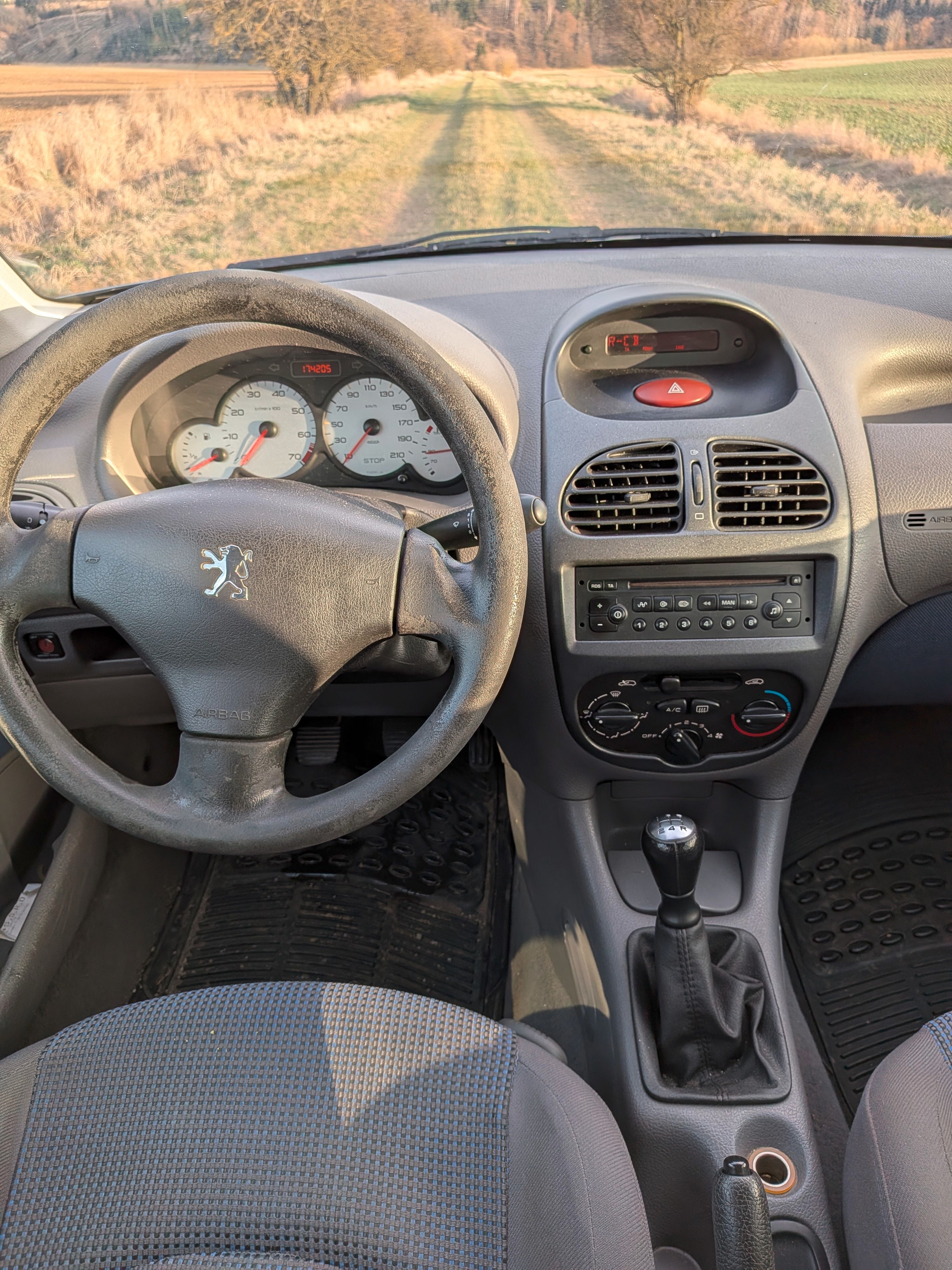 Peugeot 206, Peugeot 206- 1.4 55kW - fotka 5