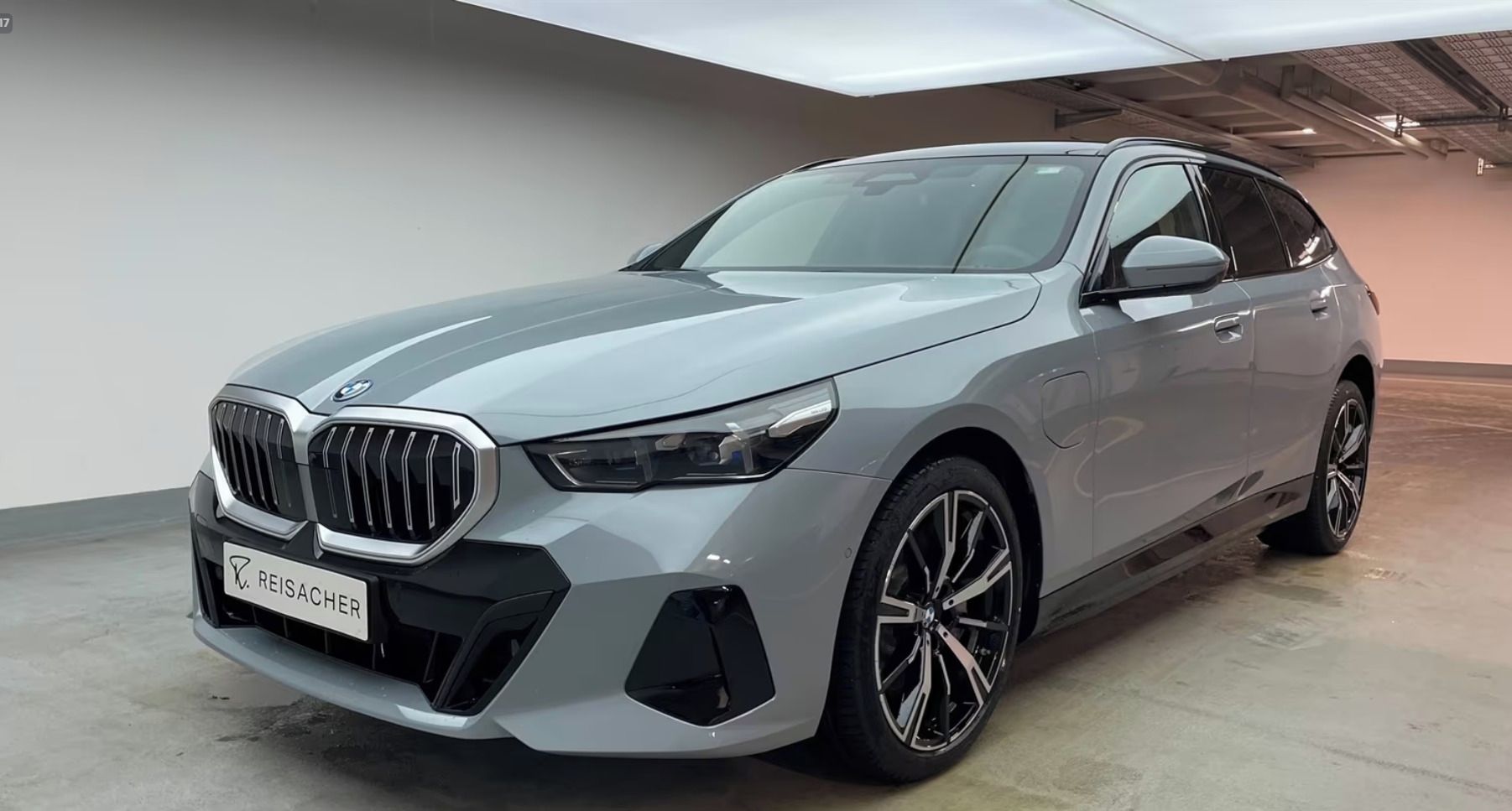 BMW Řada 5, 550e A xDrive Tou M-Sport,Pano