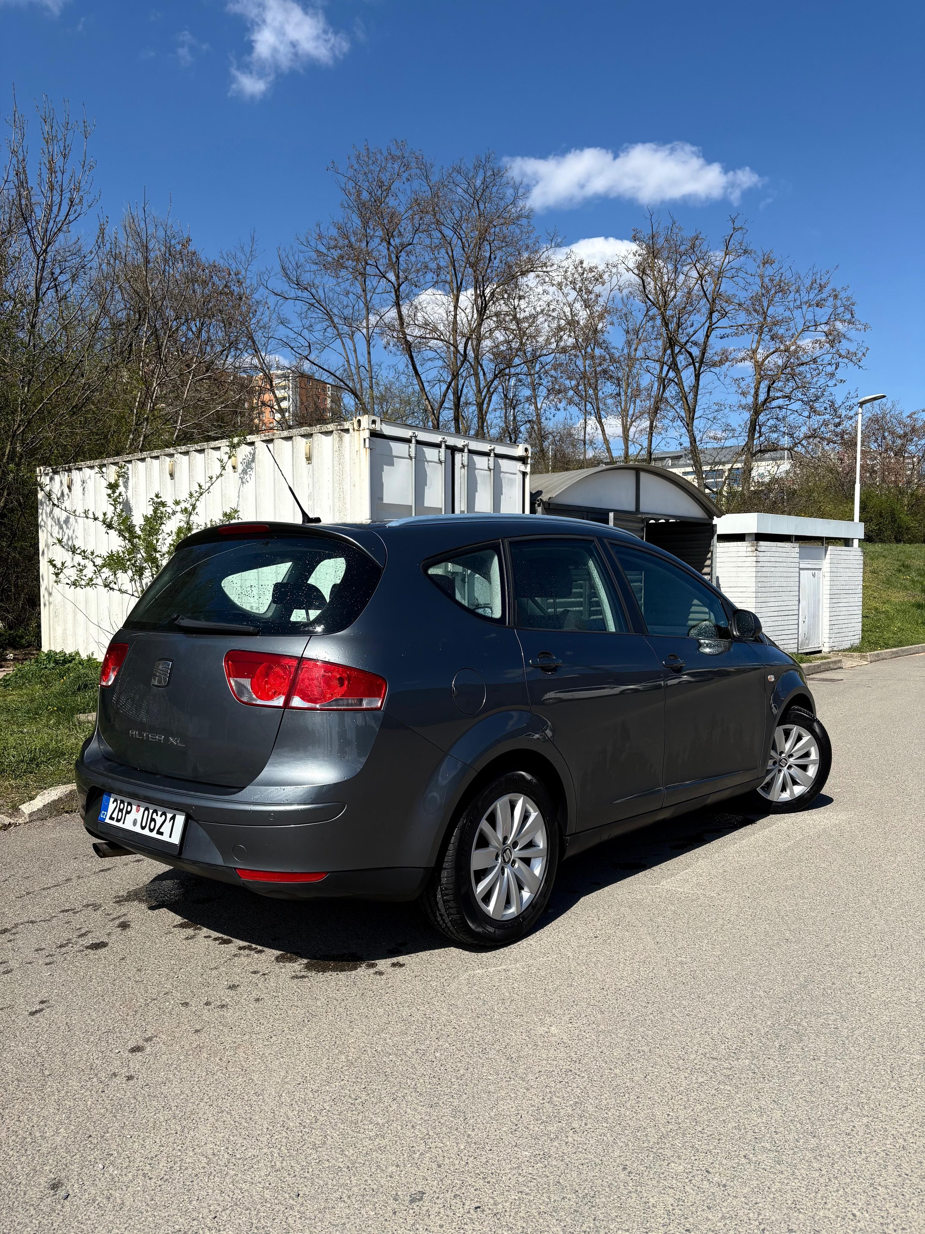 Seat Altea, XL 1.6TDi 77kW+DVD+NAVI - fotka 3