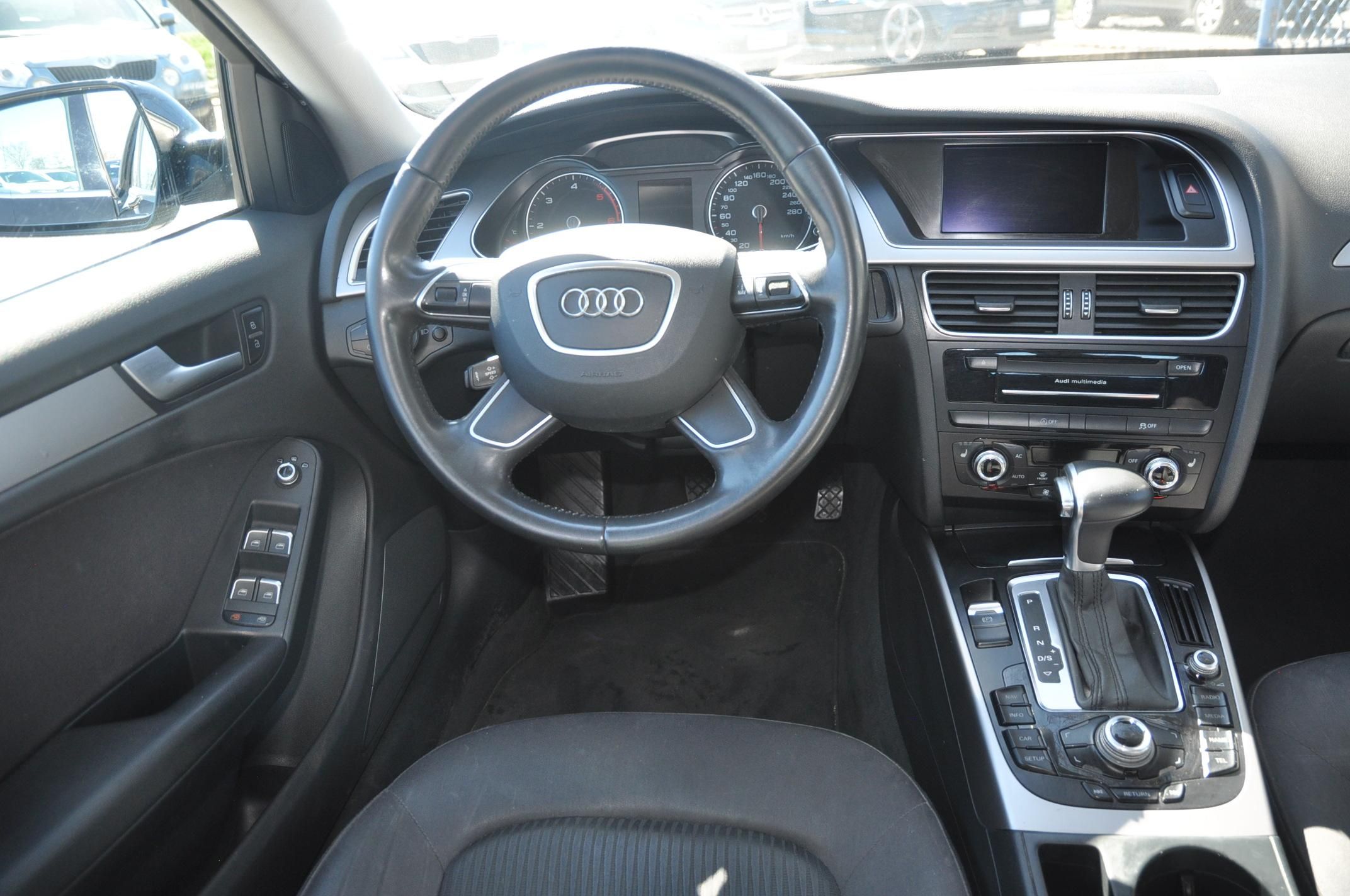 Audi A4, 2.0TDi 110kW KOMBI A/T - fotka 5