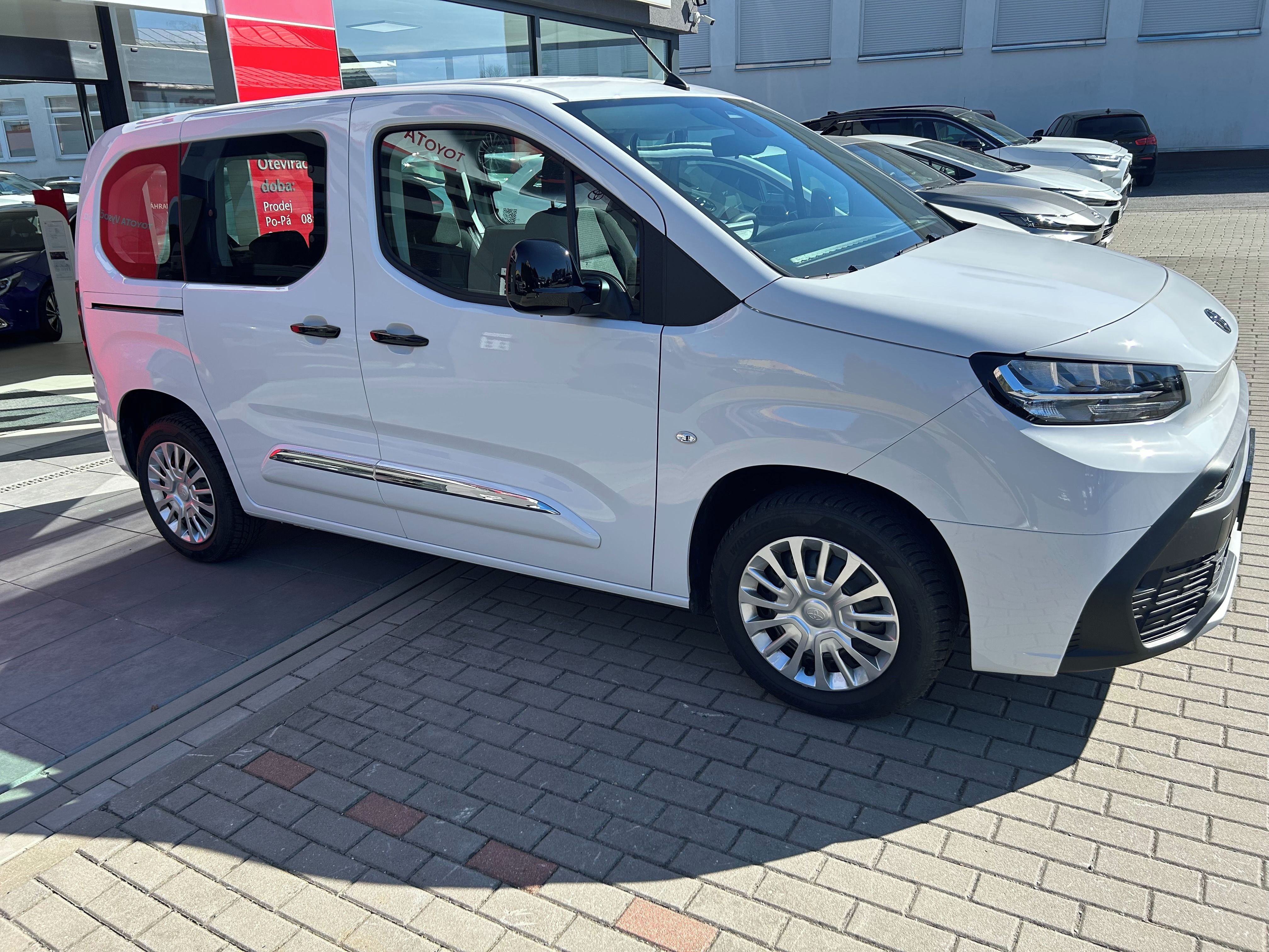 Toyota Proace City Verso, 1,5D 100 PS Short Busines - fotka 5