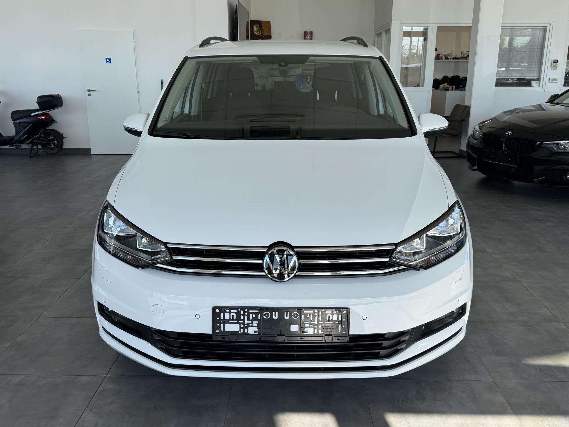 Volkswagen Touran, 2,0TDi DSG NAVIGACE KAMERA ACC - fotka 2