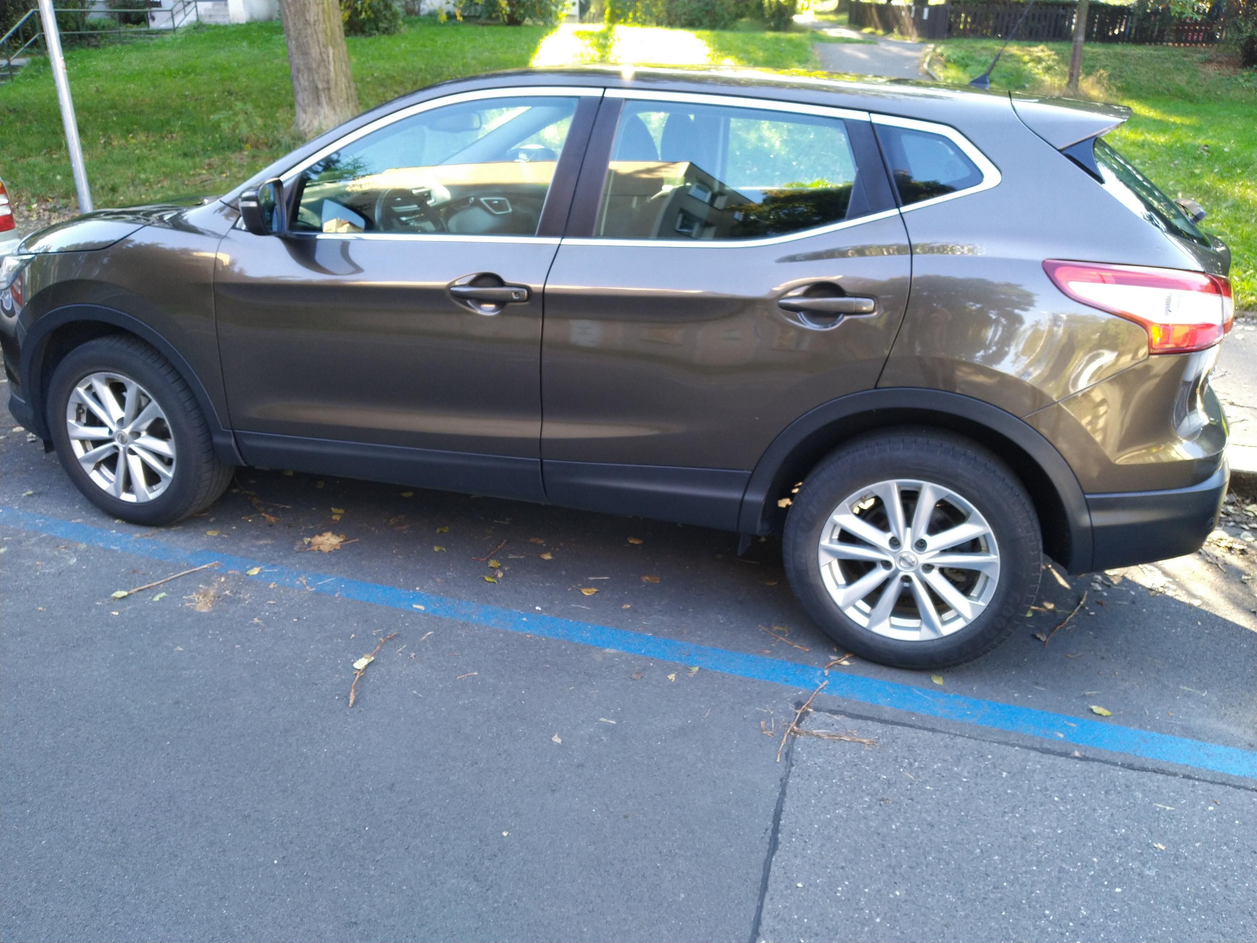 Nissan Qashqai, 1.2 Navi - soukromý prodejce - fotka 2