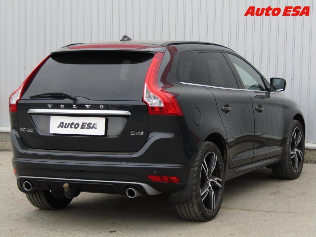 Volvo XC60, 2.0 D4,Momentum,xenon,navi - fotka 4