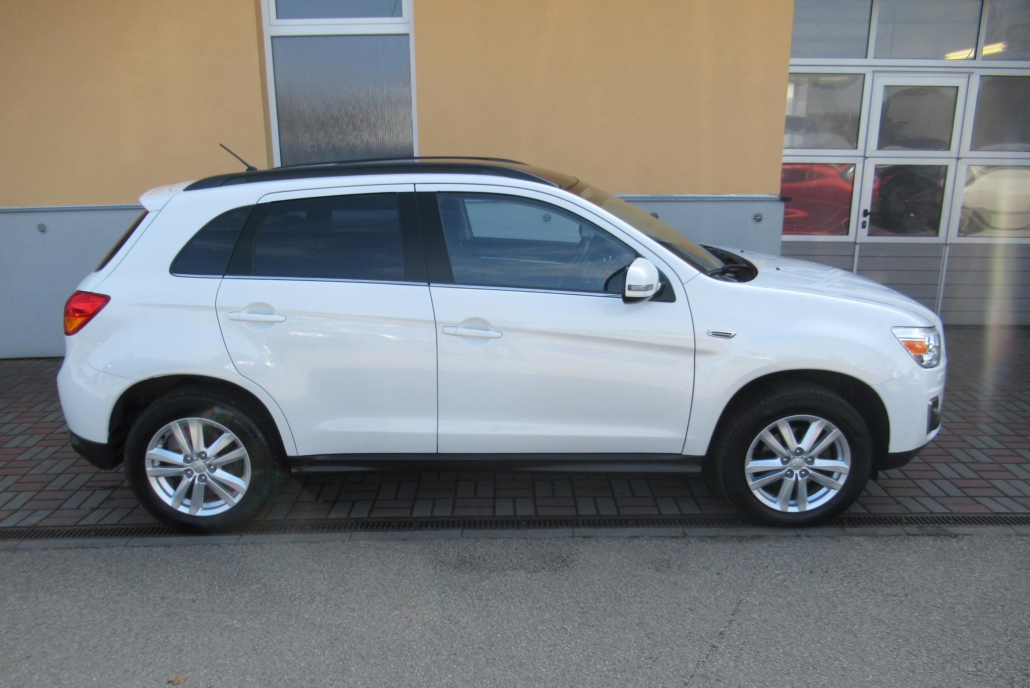 Mitsubishi ASX, 2.2 Di-D AUTOMAT 4x4 TAŽNÉ - fotka 3
