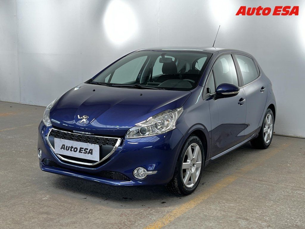 Peugeot 208, 1.2 PT,AC,výhřev sed - fotka 3