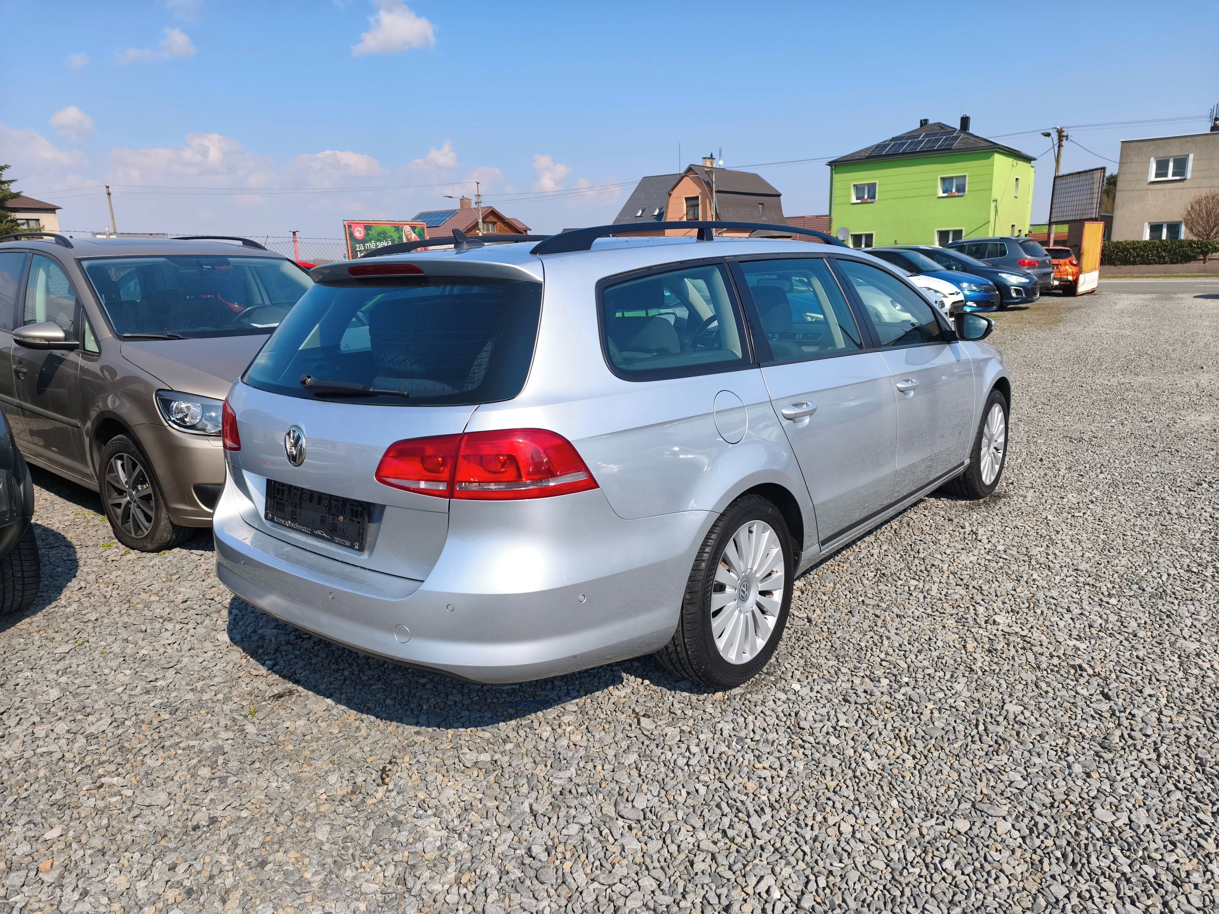 Volkswagen Passat, 1.6 TDI Tempomat, Klima, Navi - fotka 6