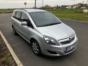 Ope Zafira 1.8i, 7 míst