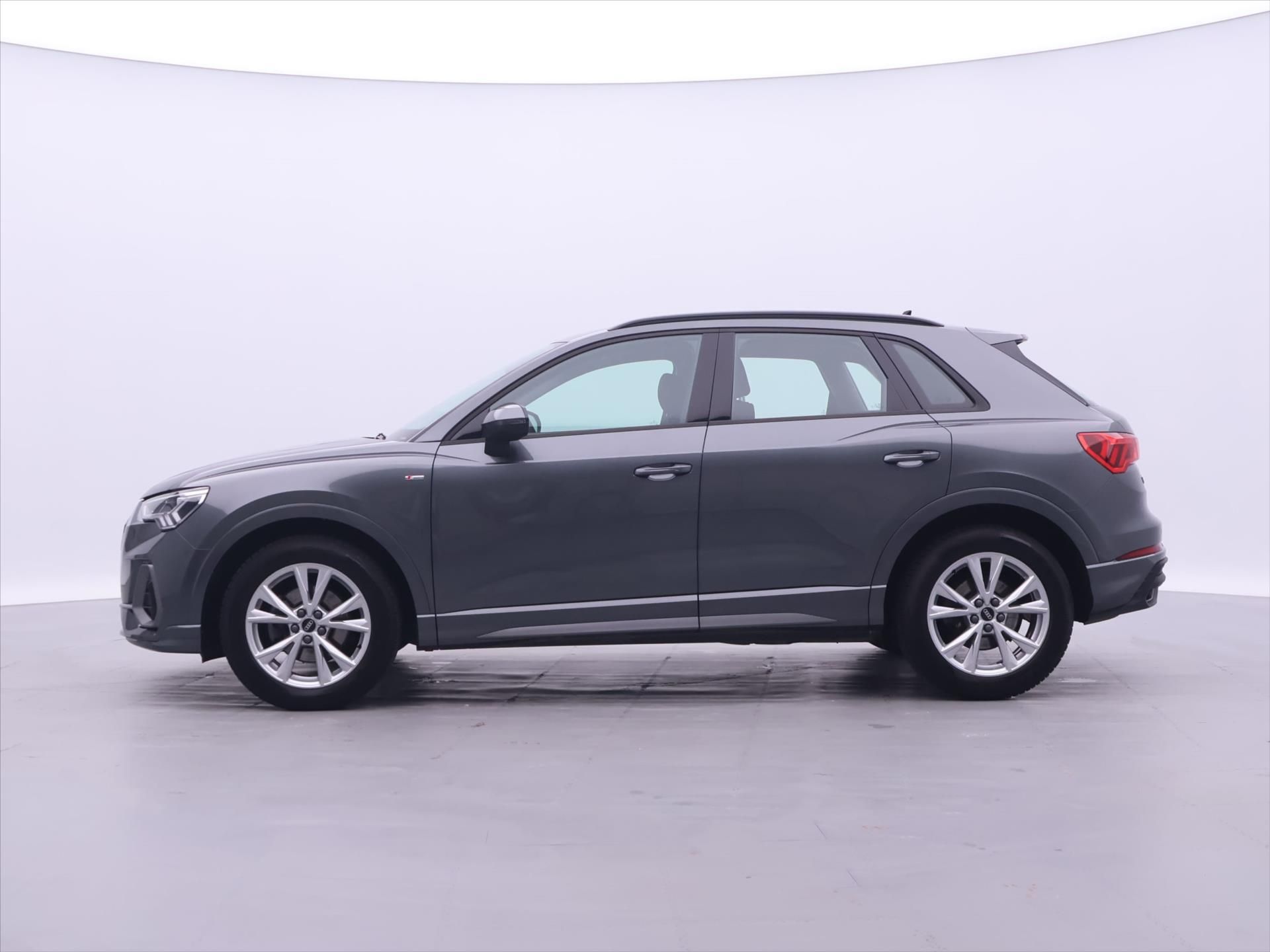 Audi Q3, 1,5 35 TFSI S tronic S line CZ - fotka 4