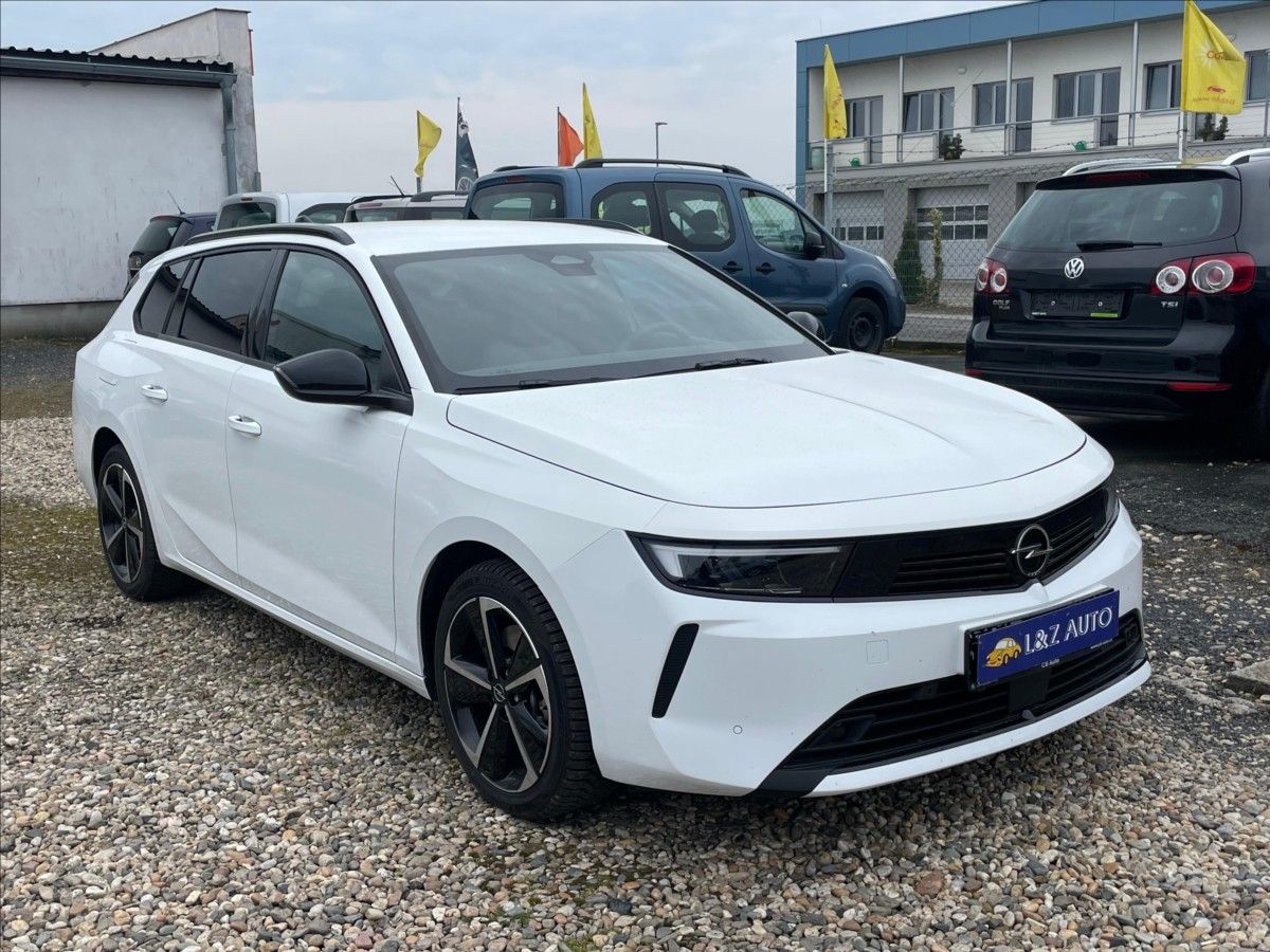 Opel Astra, 1,2 T - fotka 3