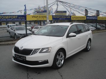 1.6 TDi DSG 85 KW NAVIGACE