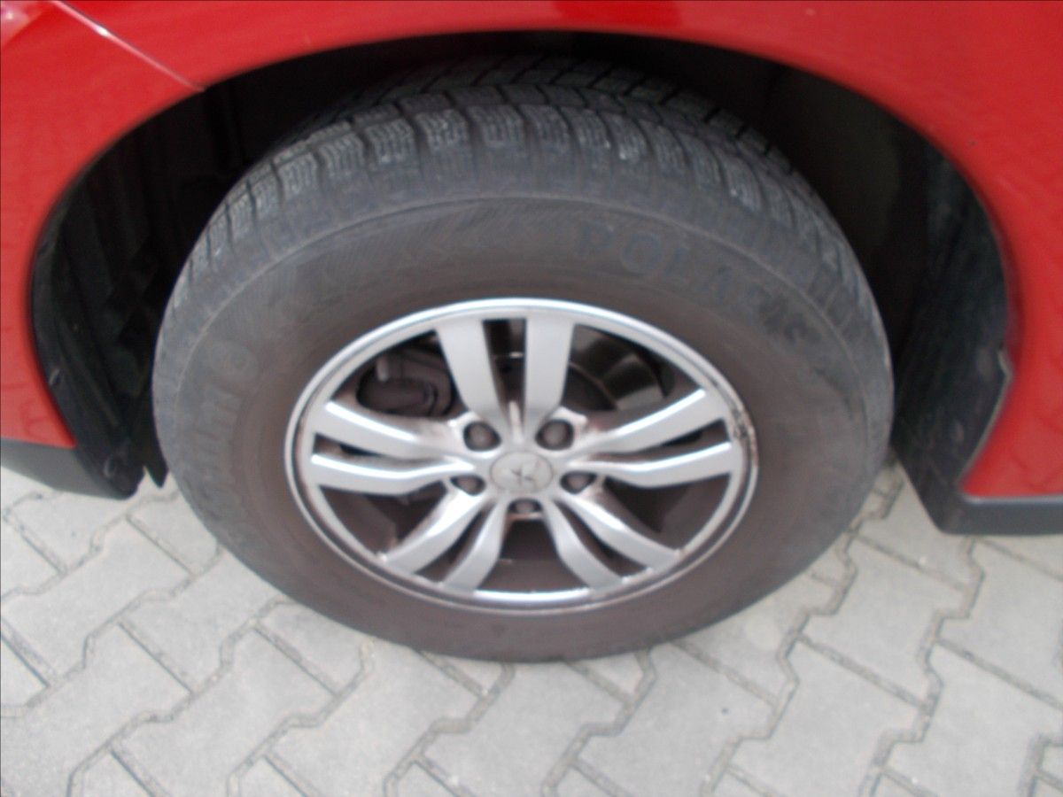 Mitsubishi Outlander, 2,0 16V 1.MAJITEL ČR 68500 KM - fotka 6