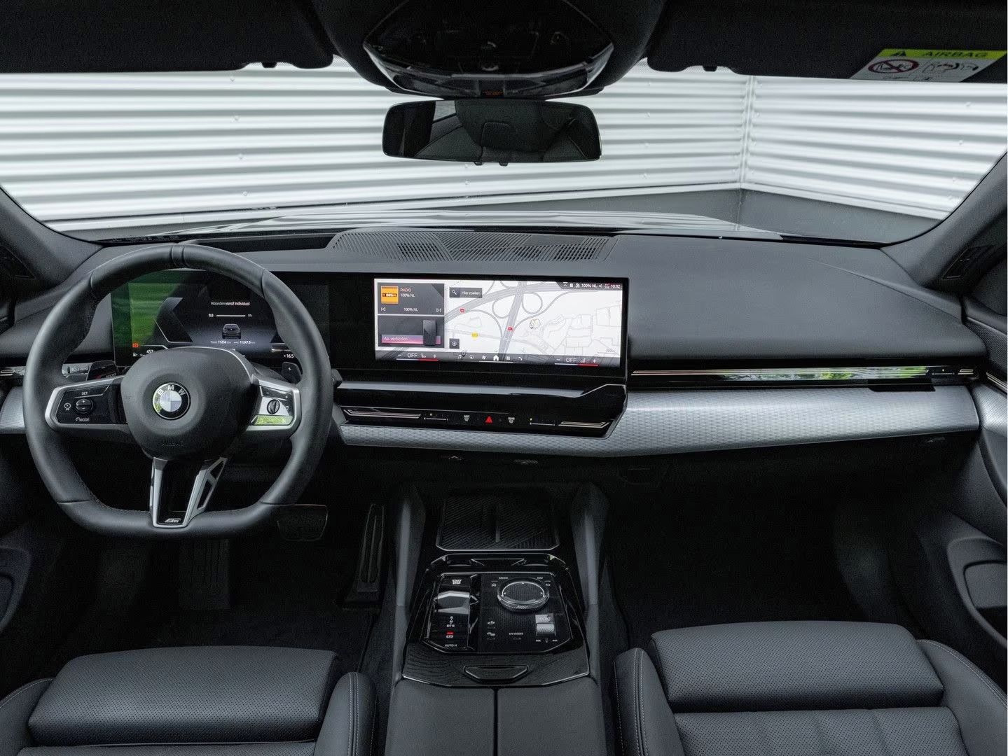 BMW Řada 5, Touring 520i M-Sport - fotka 6