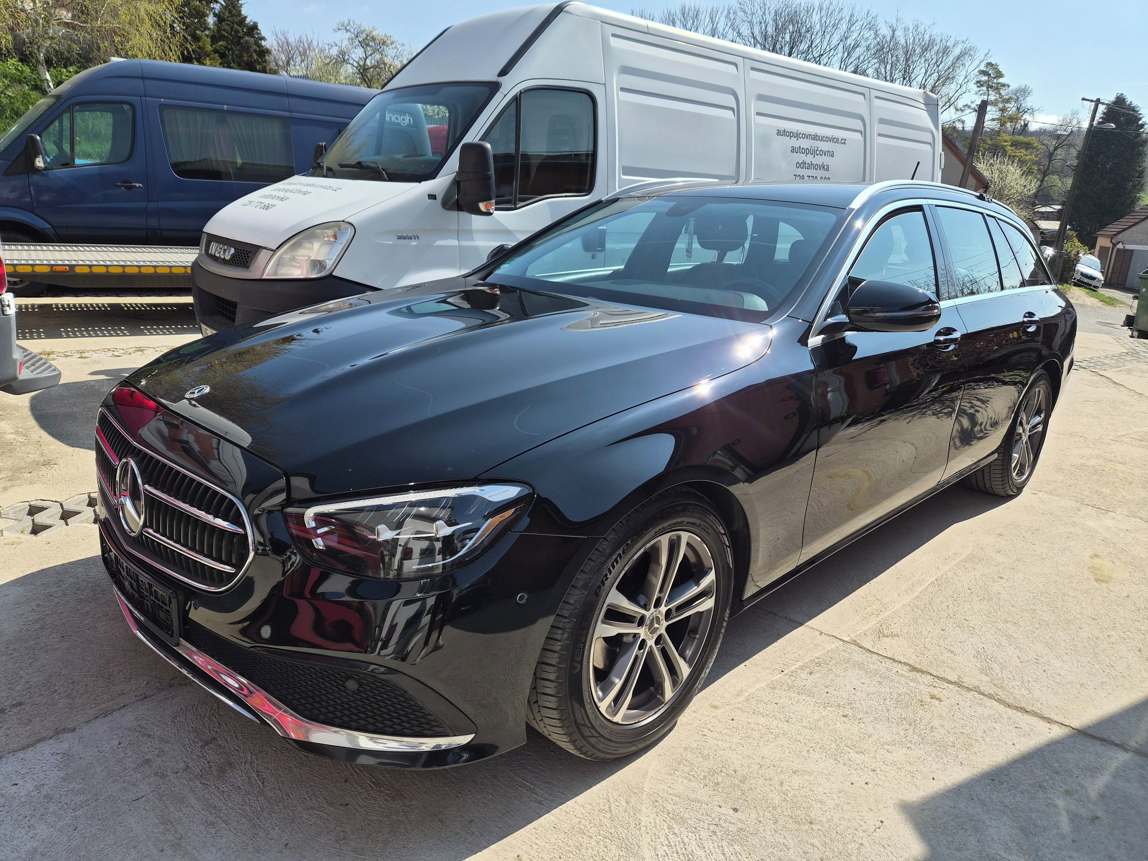 Mercedes-Benz Třídy E, W213 E 220d Facelift Rok 2021 - fotka 2