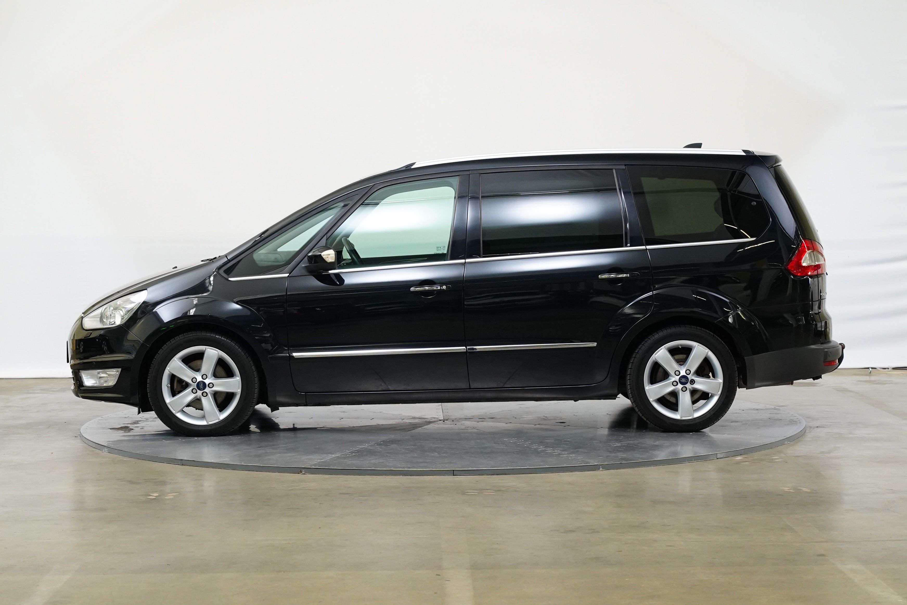 Ford Galaxy, 2.2 TDCi 147 kW TItanium - fotka 3