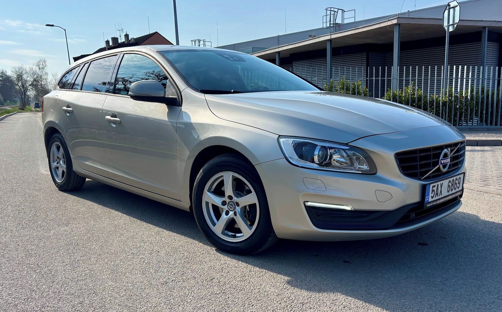 Volvo V60, ČR původ | 2.majitel - fotka 4
