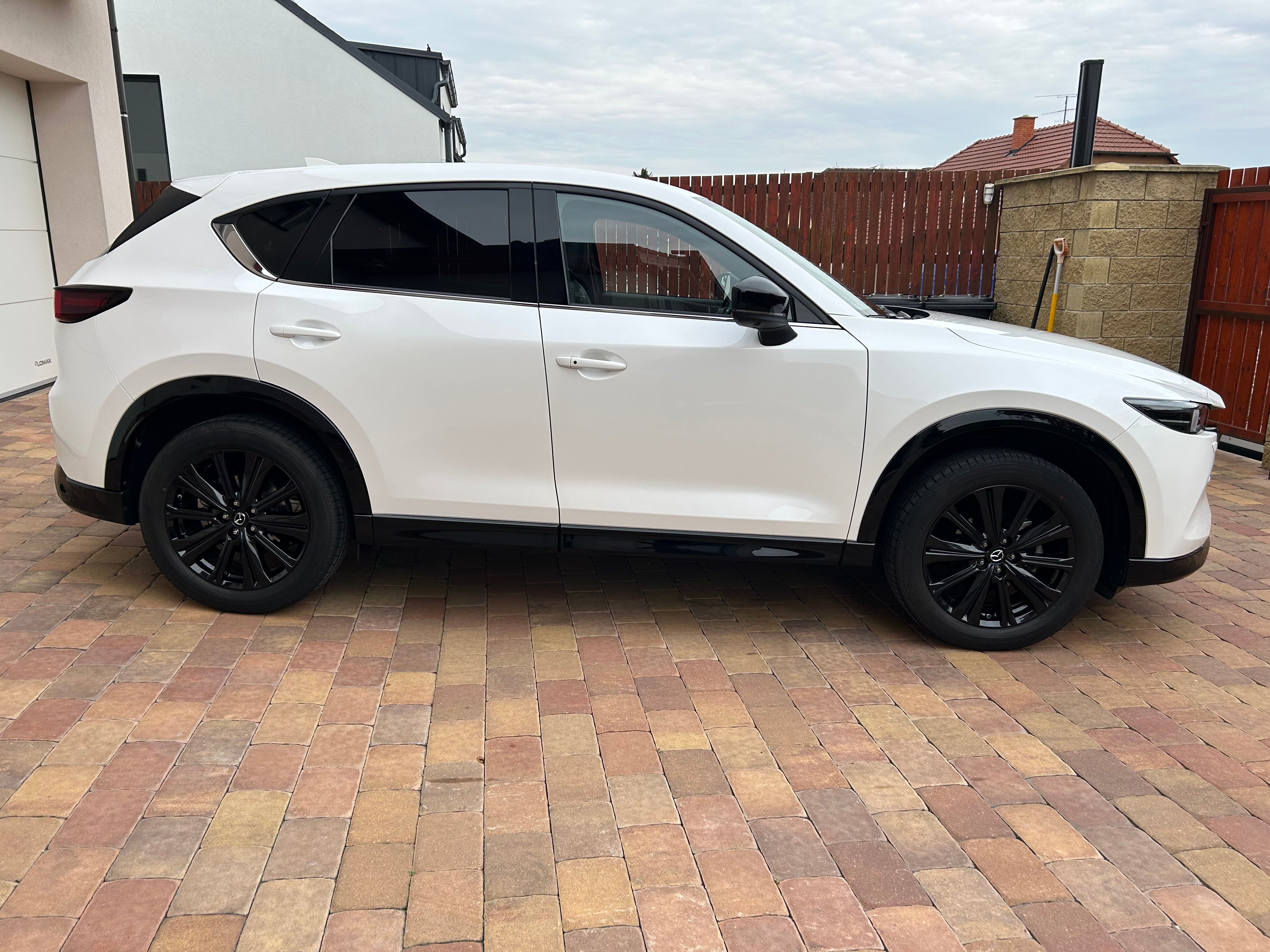 Mazda CX-5, 2.5 SKYACTIV-G194 HOMURA 2WD - fotka 4