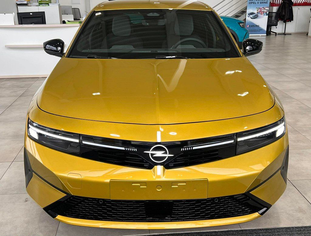 Opel Astra, Edition HB 1.2 Hybrid 145k - fotka 3